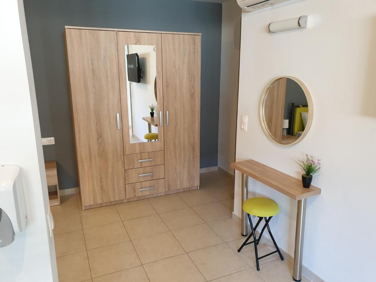 Green - Comfy Center Rodos Asgourou エクステリア 写真
